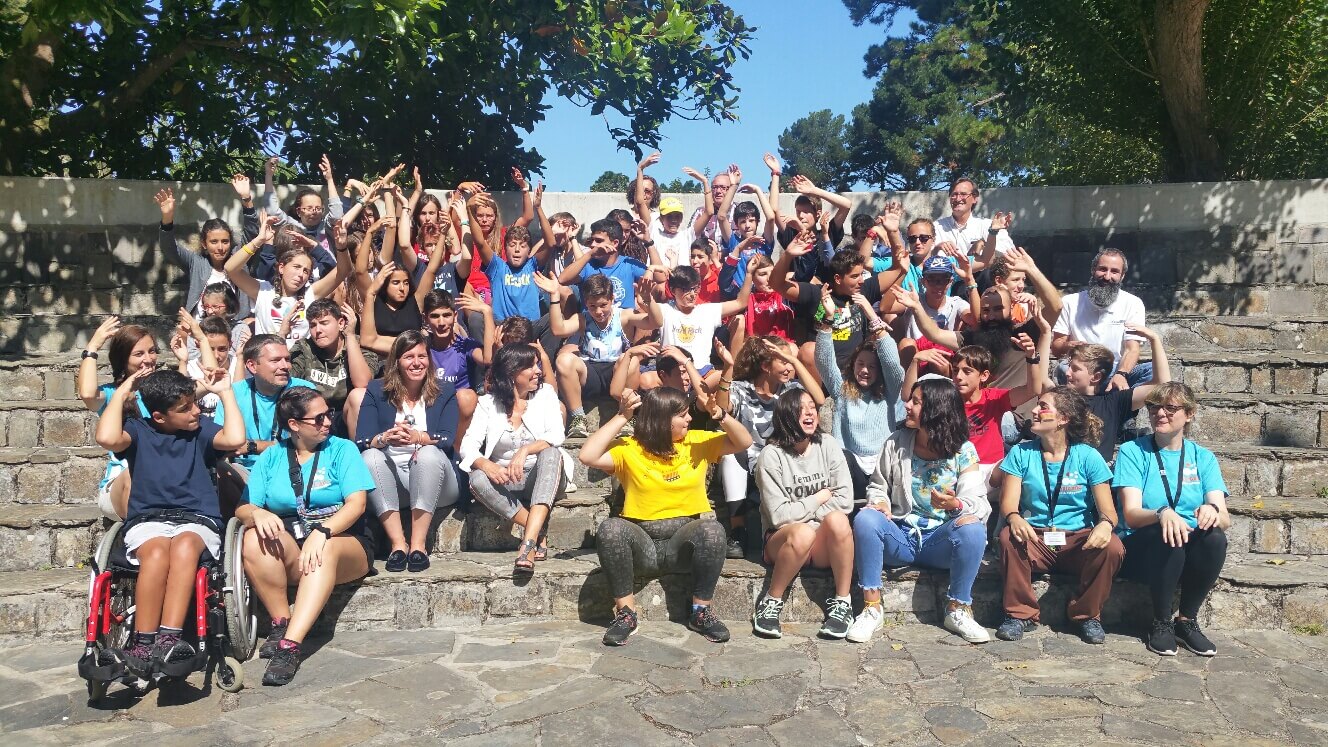 Participantes no campamento.