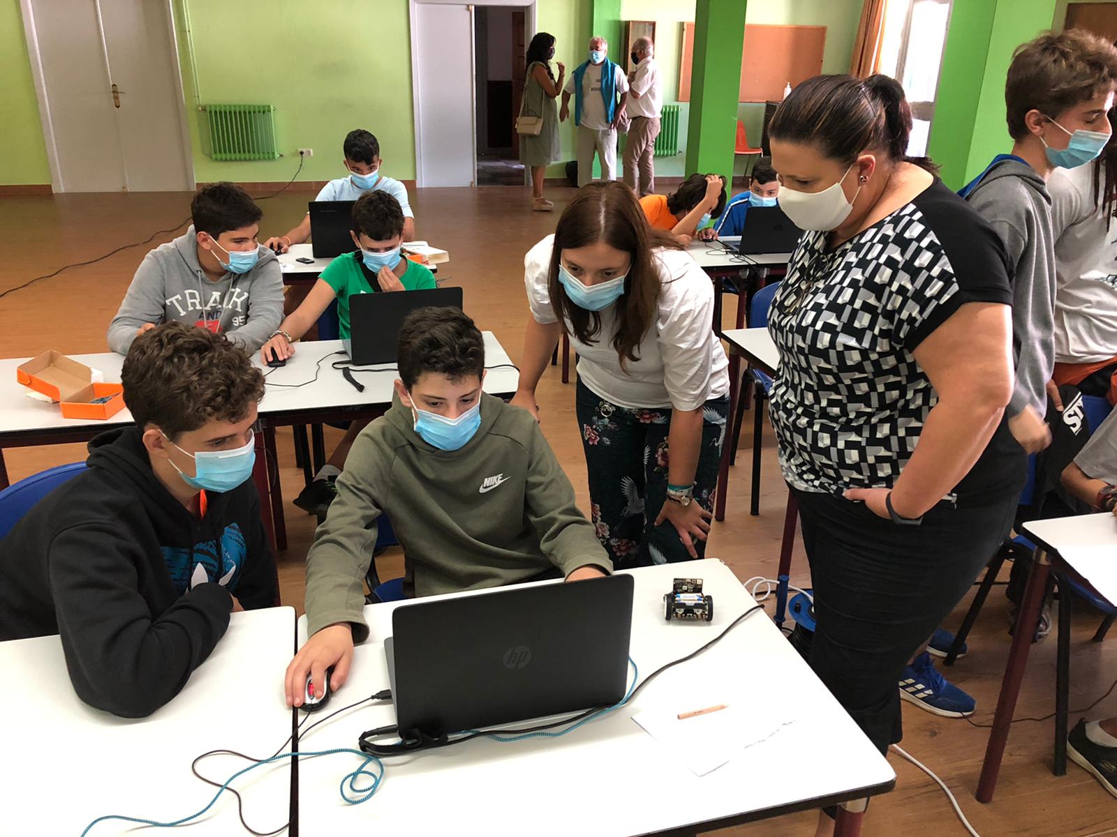 Mozos no Campamento Digitalia.