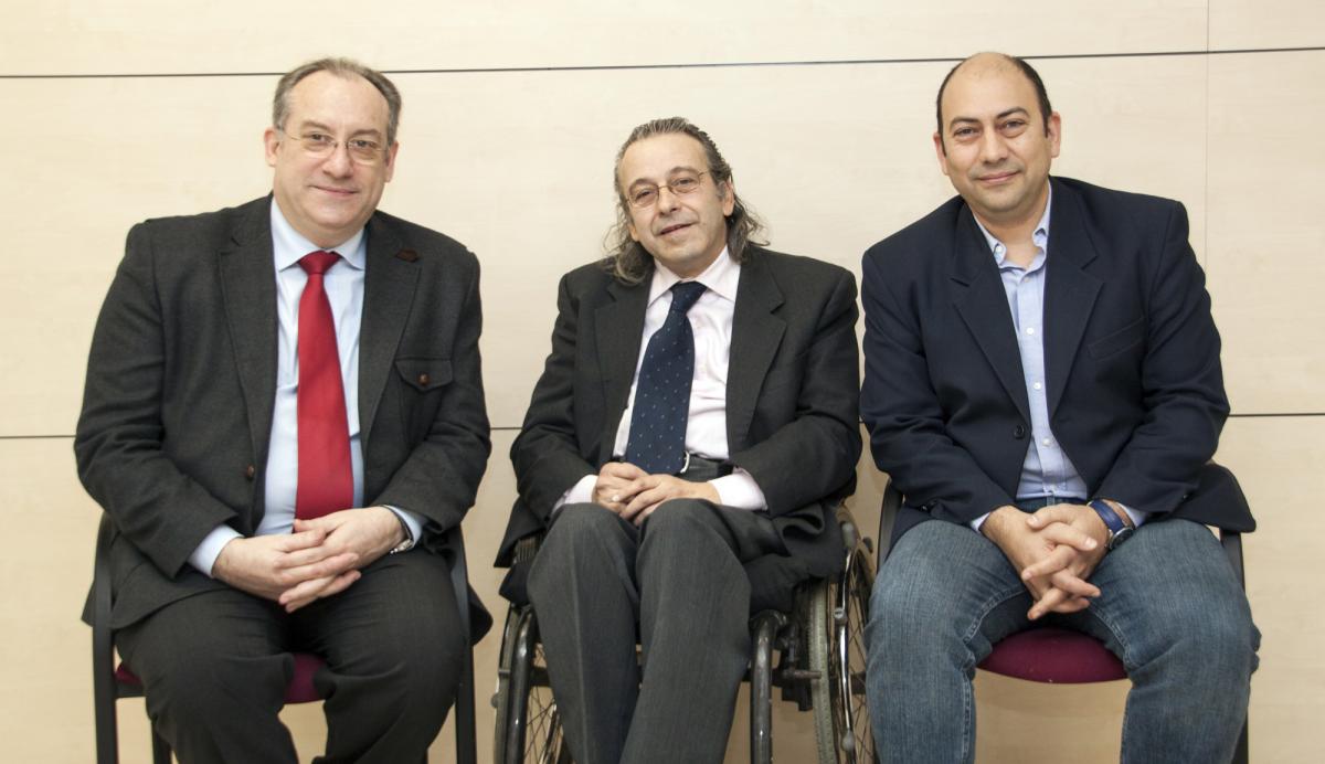 De Izq. a Dcha.: Ignacio Carrasco, secretario general de Eurocloud, Juan Carlos Ramiro, director general de CENTAC y Marlon Molina, director general de Computerworld TV.