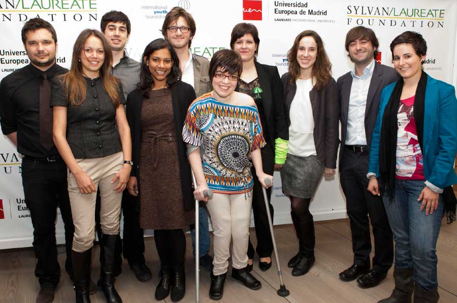 Premiados del Programa Jóvenes Emprendedores Sociales en 2012.