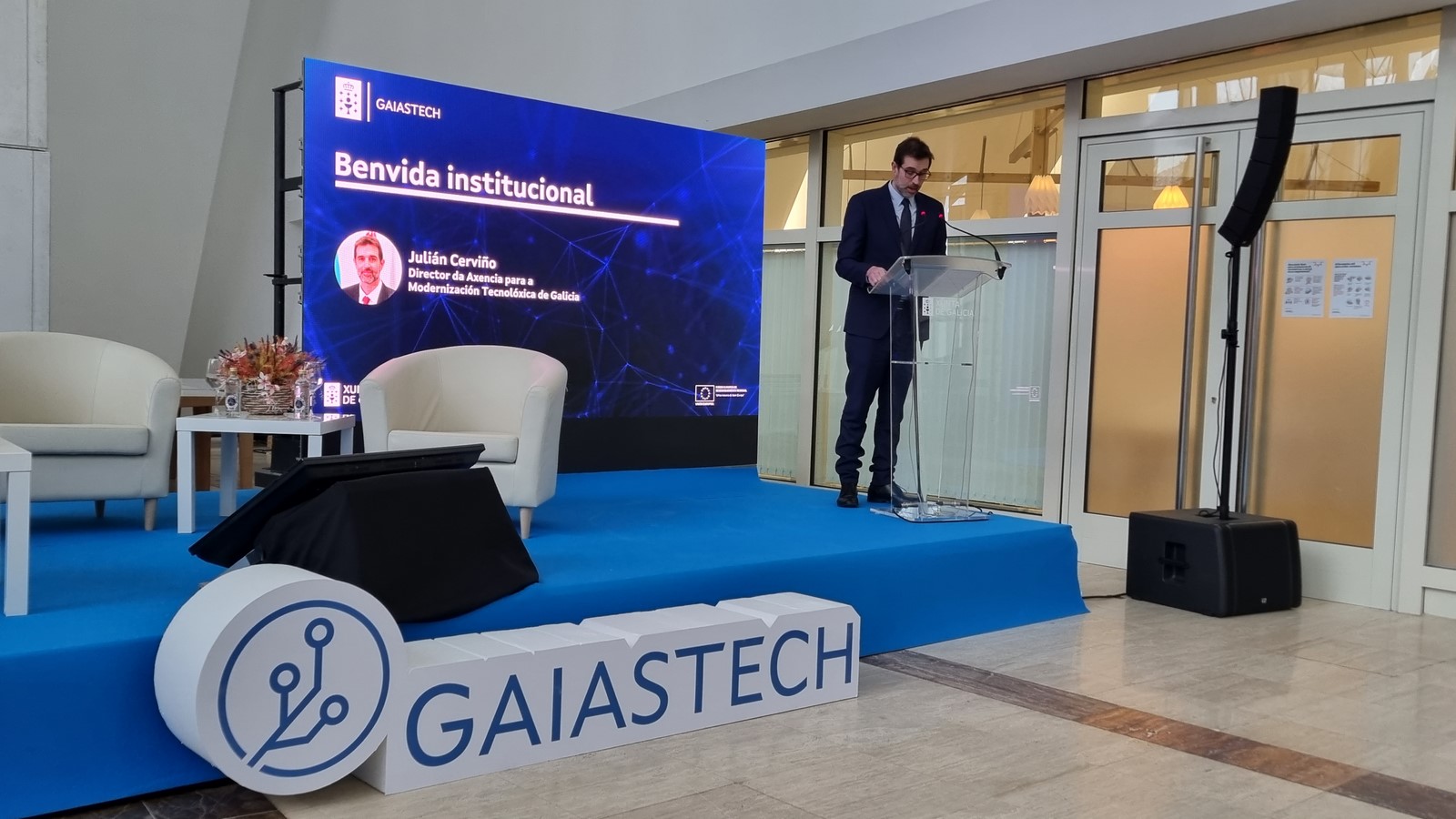 Julián Cerviño inaugurando a xornada.