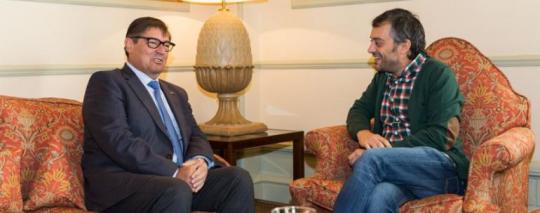 O reitor Julio Abalde e máis o alcalde da Coruña, Xulio Ferreiro.