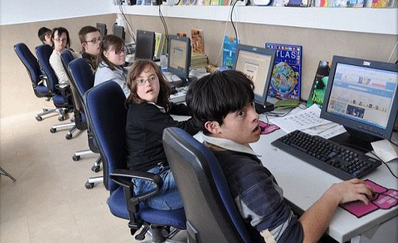 Alumnos que participan en los proyectos de Ángeles Urbanos.