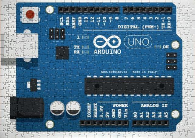 Puzzle con una imagen de una placa Arduino.