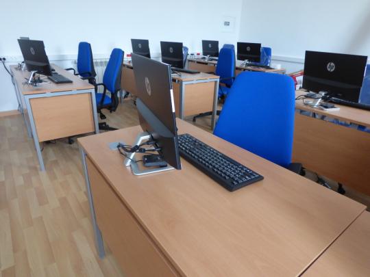 Aula informática de Cabanas.