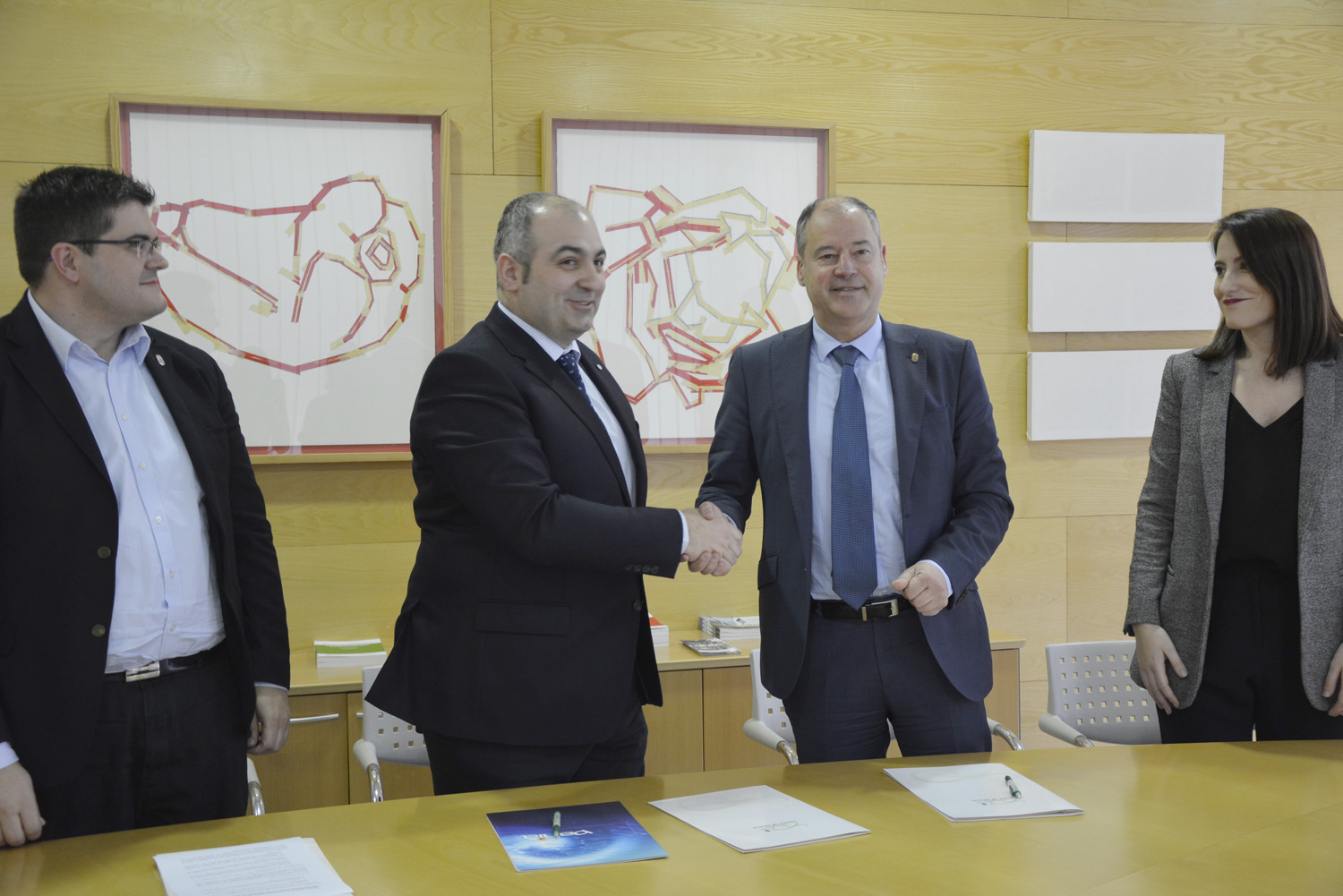 Salustiano Mato y Martín Gómez firmaron este miércoles un convenio marco de colaboración entre las dos entidades.