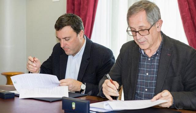 Firma del convenio.
