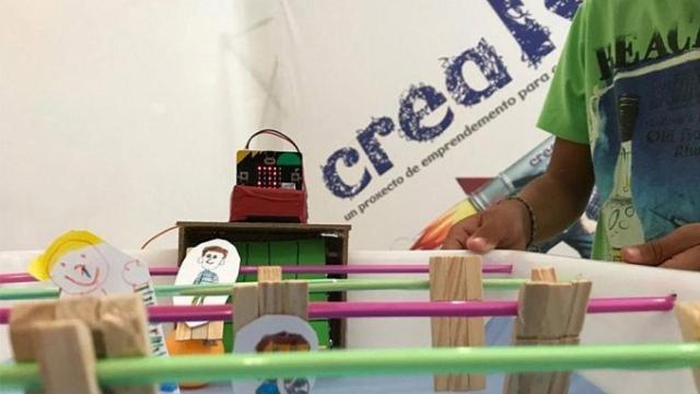 Futbolín hecho a mano.