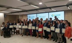 Entrega de los diplomas.