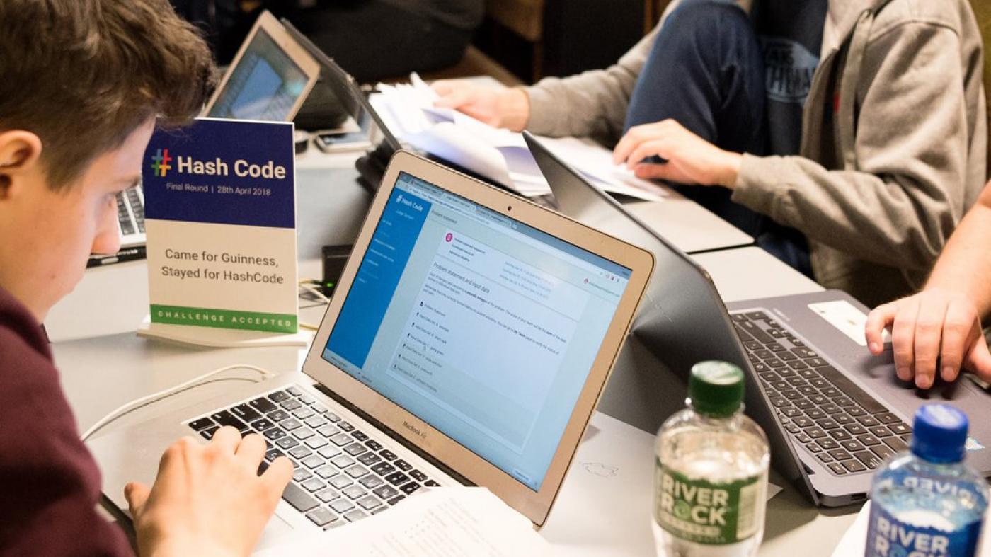 Imagen de una edición anterior de Hash Code. Fonte: Google.