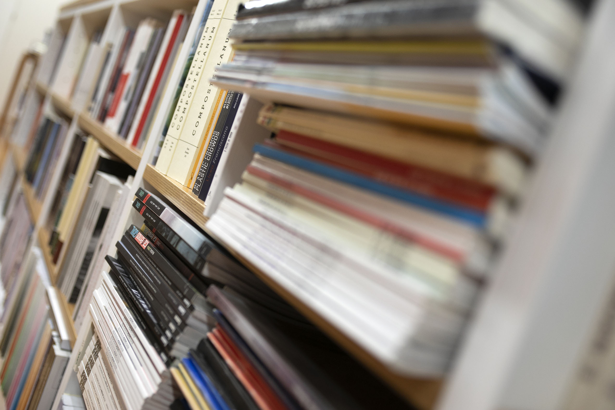 Estantería con libros.