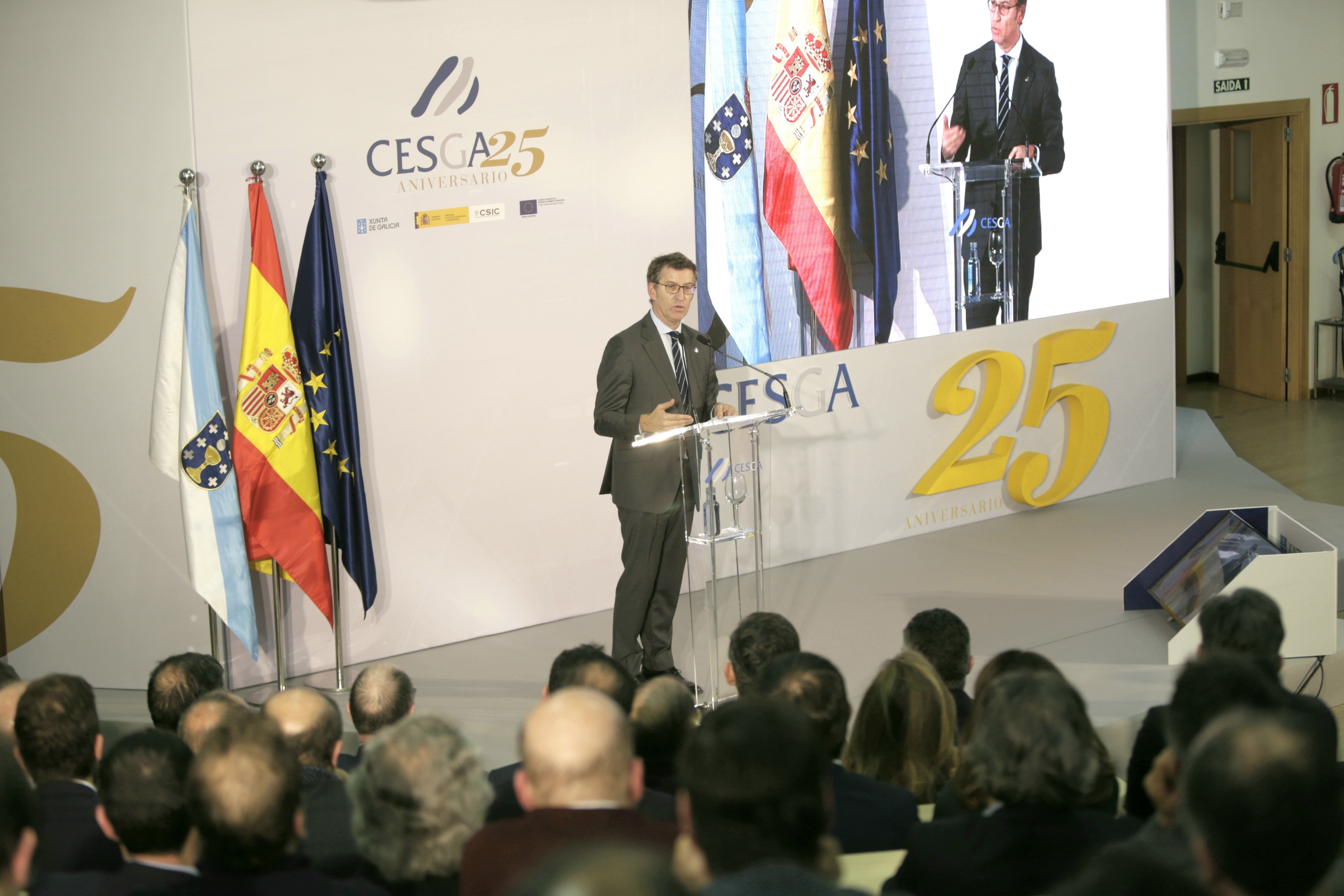 O titular do Goberno galego visitou as instalacións do Centro de Supercomputación de Galicia-CESGA con motivo do seu XXV aniversario.