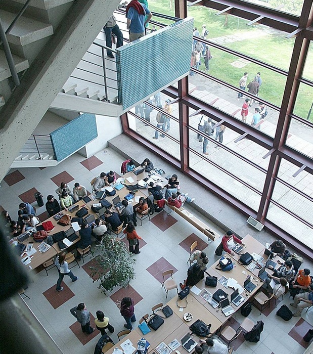 Interior de la Facultad de Informática de A Coruña.