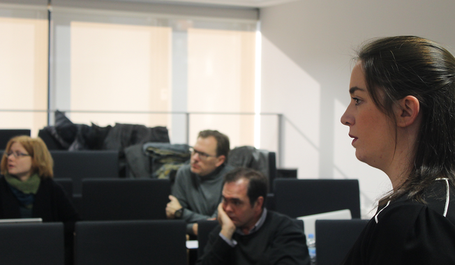 Natalia Padilla en una reunión del proyecto europeo Social Seducement, en el que hay una importante presencia femenina. / UNIR Research UCC+i.