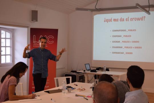 Momento del Taller Supercine: taller de cine LAIC.