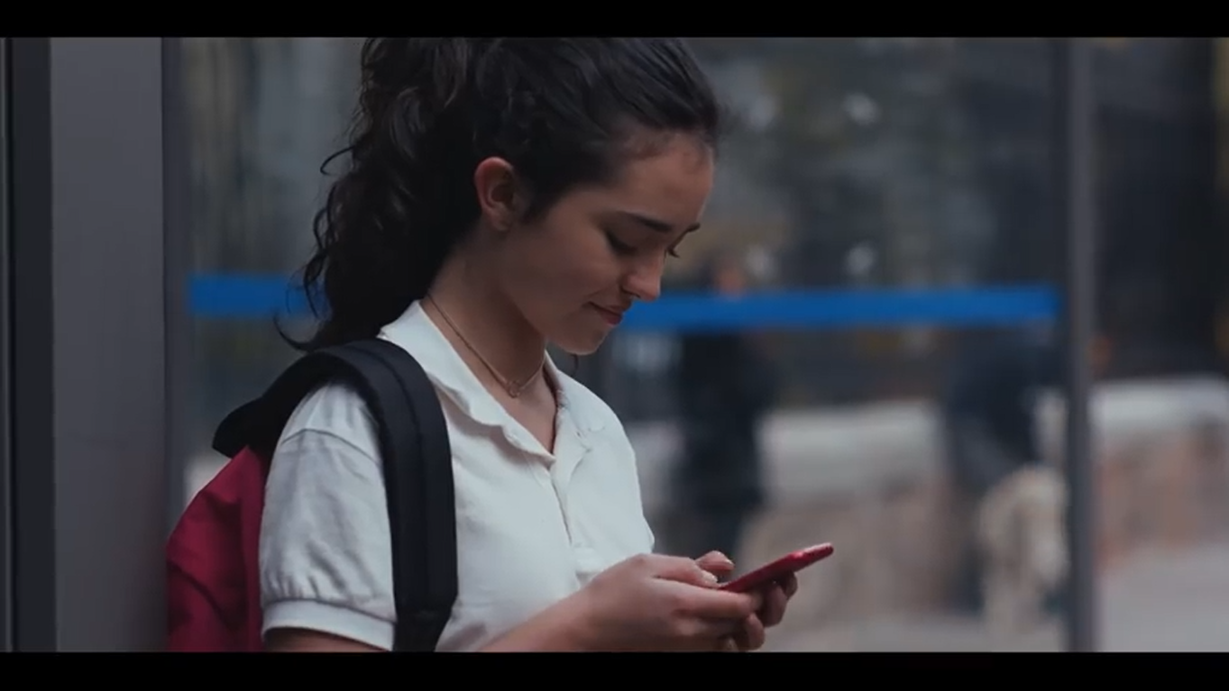 Fotograma del vídeo 'Love Story'.