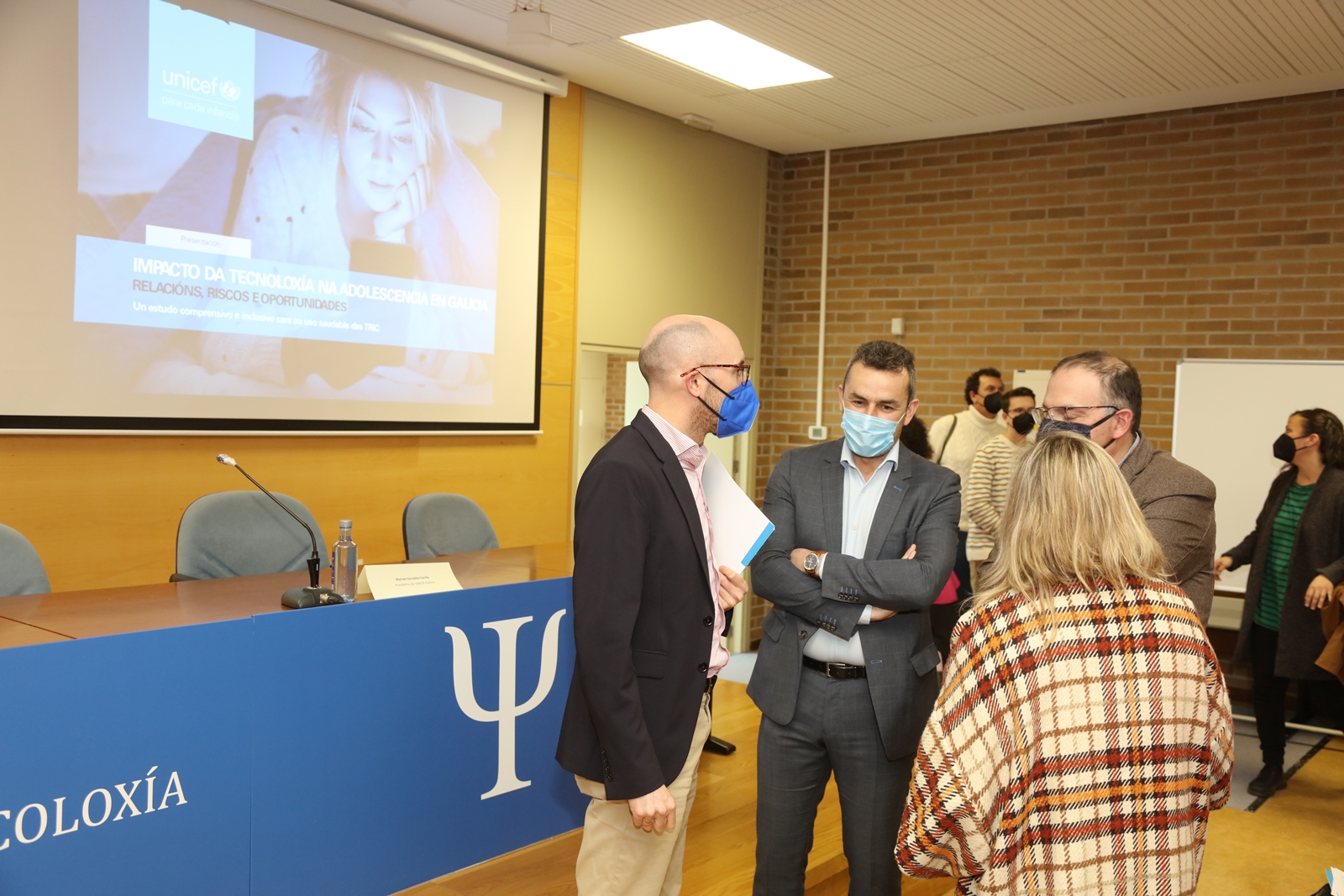 Momento da presentación do informe de Unicef.