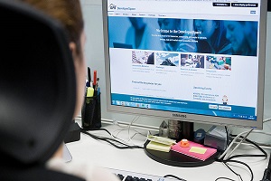 Puesto informático accesible.