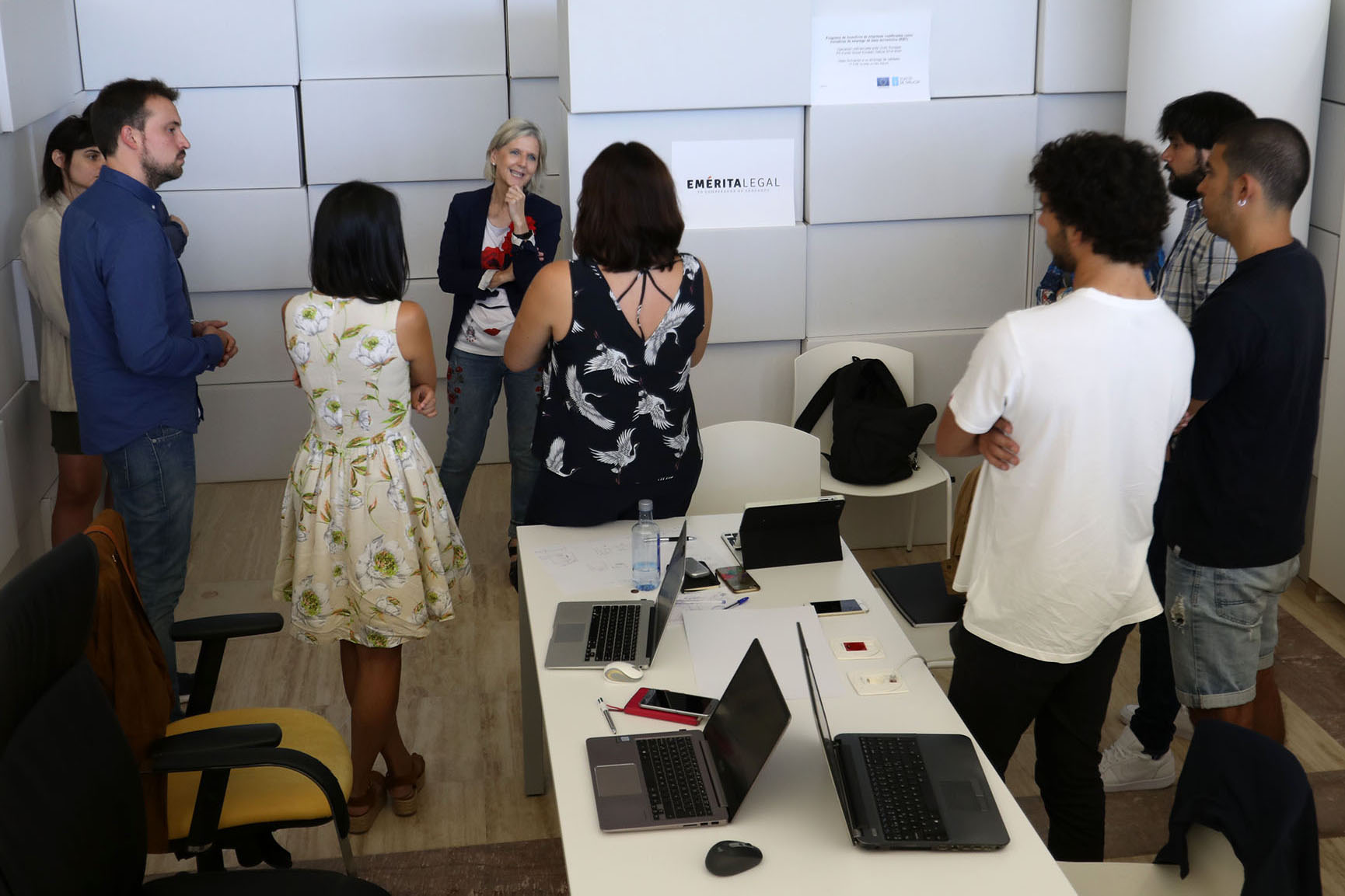 Covadonga Toca, visitou hoxe na Cidade da Cultura a empresa Emérita Legal.