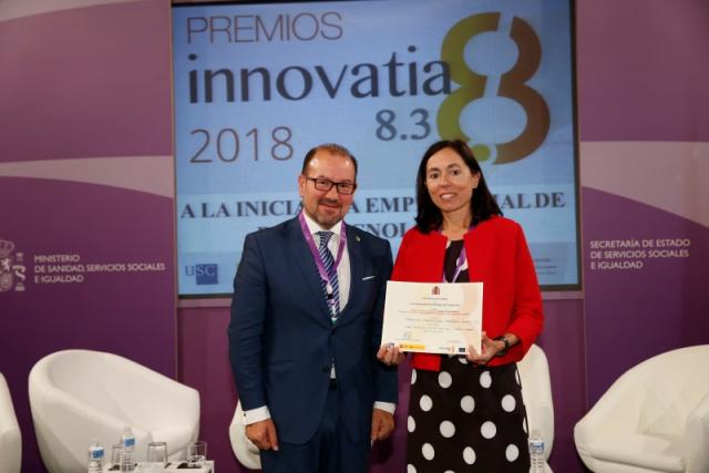 El rector Antonio López con carmen Álvarez, una de las promotoras de HGBeyond/ Imagen de Alberto Carrasco.