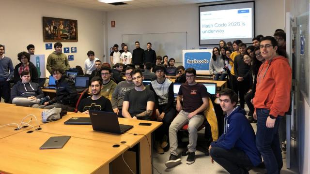 Las y los participantes en la Hash Code Ourense 2020.
