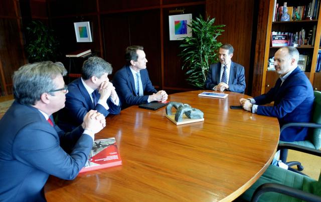 Reunión de Abel Caballero con Vodafone.