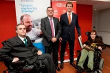 Firma do convenio entre a Fundación ONCE e Irisbond.