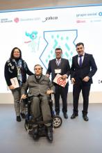 Representantes de la Xunta de Galicia y la Fundación ONCE en Fitur.