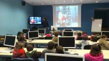 Papá Noel por videoconferencia nunha aula CeMIT.