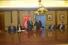 Firma del acuerdo.